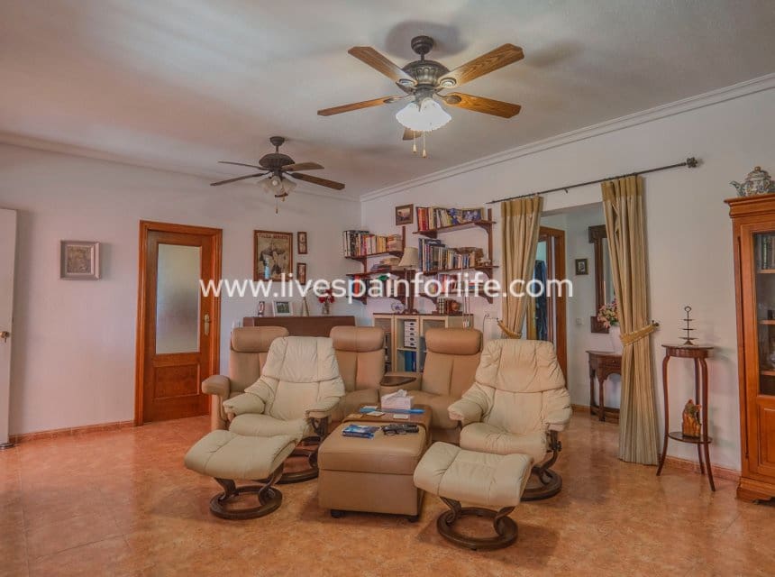 3 makuuhuone Maalaistalo myytävänä paikassa San Bartolome mukana uima-altaan - 350 000 € (Ref: 10144712)