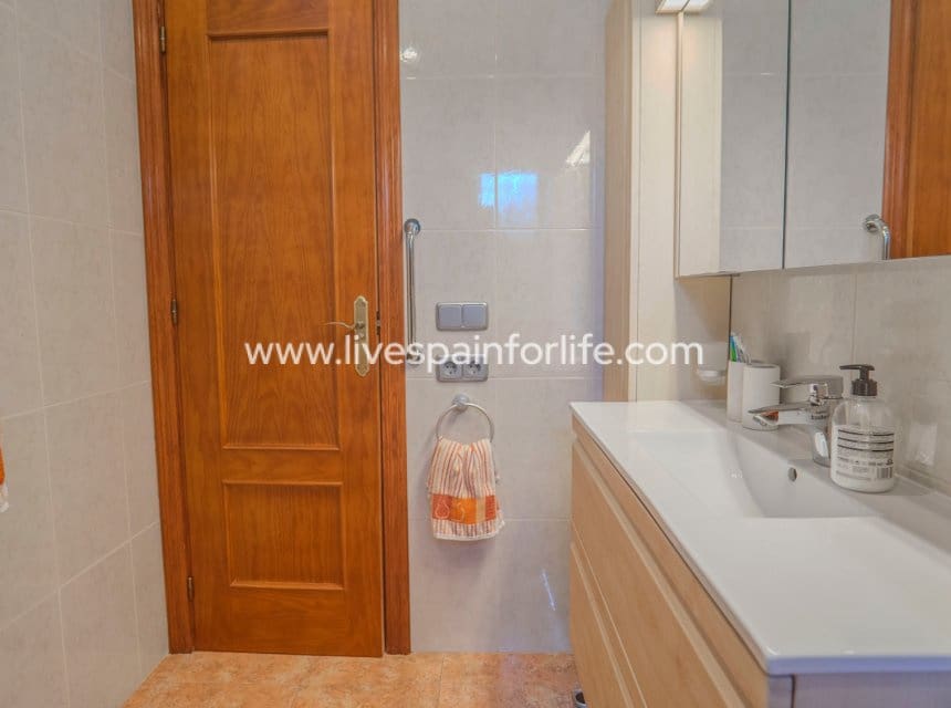 3 makuuhuone Maalaistalo myytävänä paikassa San Bartolome mukana uima-altaan - 350 000 € (Ref: 10144712)