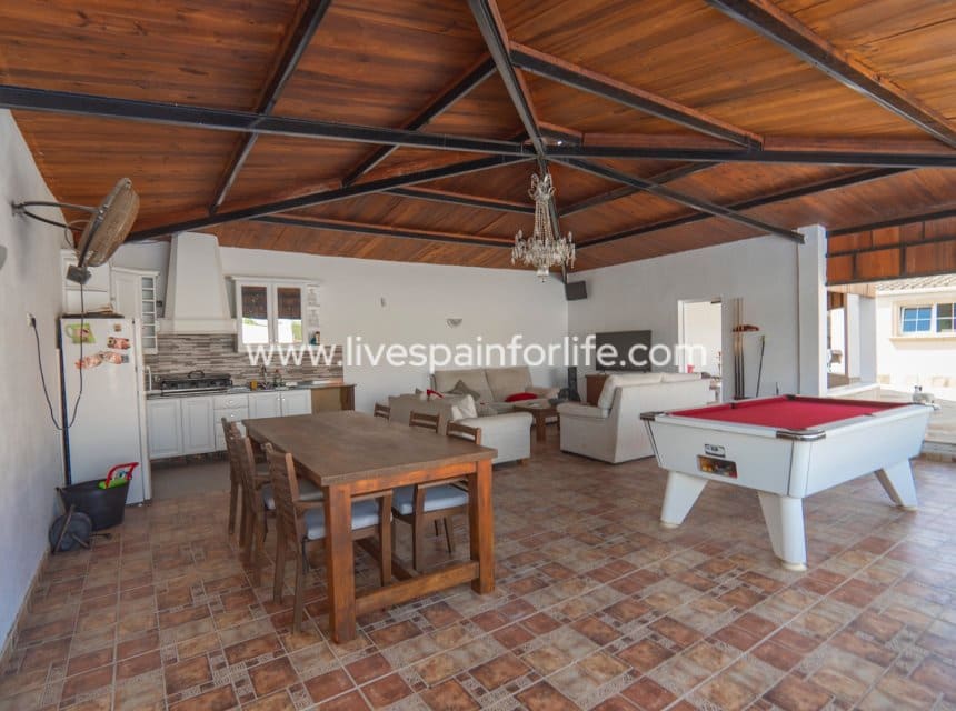 6 soverom Villa til salgs i Heredades med svømmebasseng garasje - € 595 000 (Ref: 10144727)