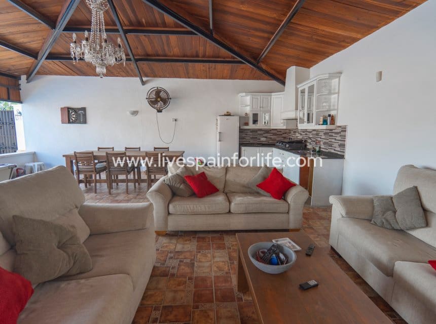 6 soverom Villa til salgs i Heredades med svømmebasseng garasje - € 595 000 (Ref: 10144727)