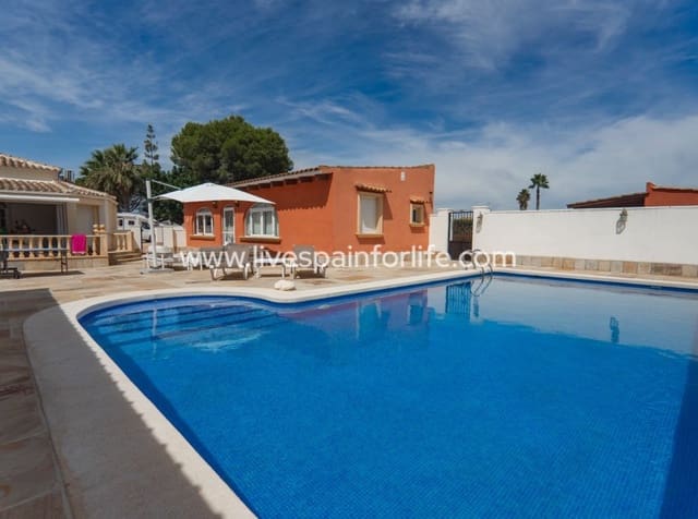 6 soverom Villa til salgs i Heredades, Almoradí med svømmebasseng garasje - € 595 000 (Ref: 10144727)