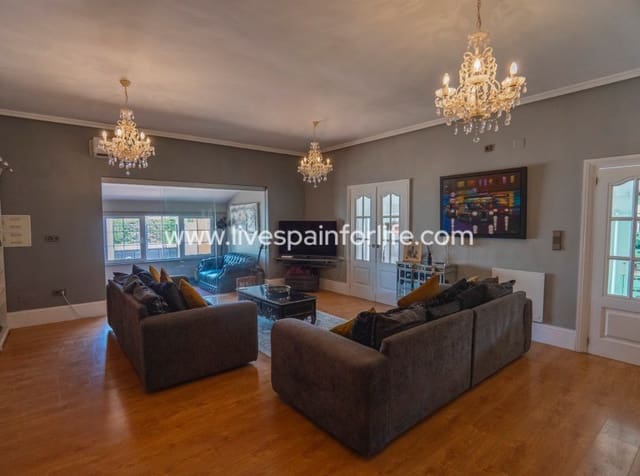 6 soverom Villa til salgs i Heredades, Almoradí med svømmebasseng garasje - € 595 000 (Ref: 10144727)
