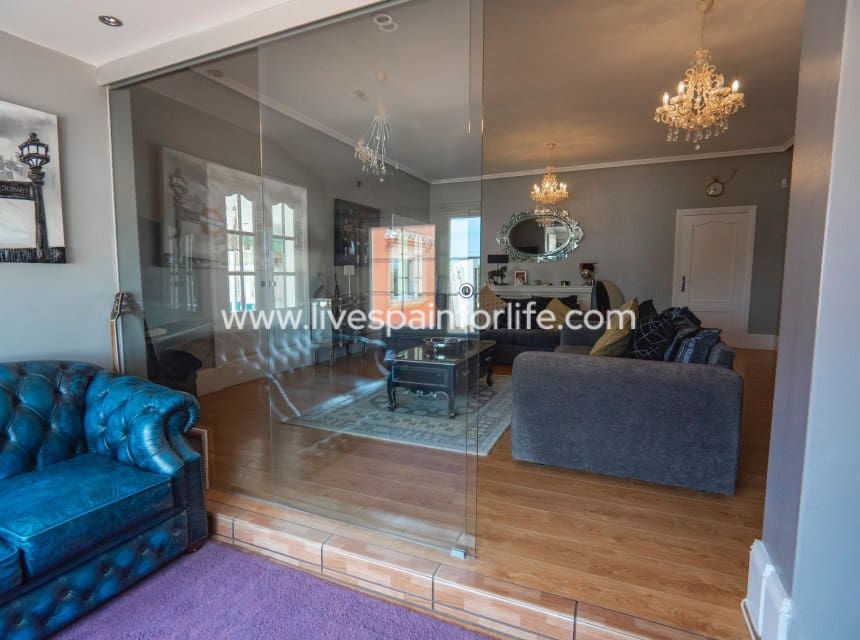 6 soverom Villa til salgs i Heredades med svømmebasseng garasje - € 595 000 (Ref: 10144727)