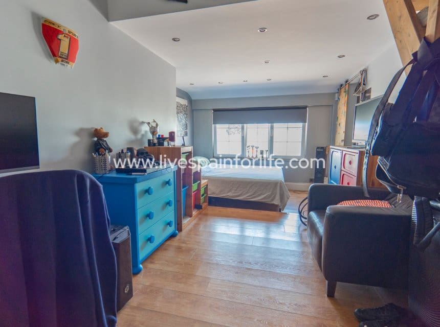 6 soverom Villa til salgs i Heredades med svømmebasseng garasje - € 595 000 (Ref: 10144727)