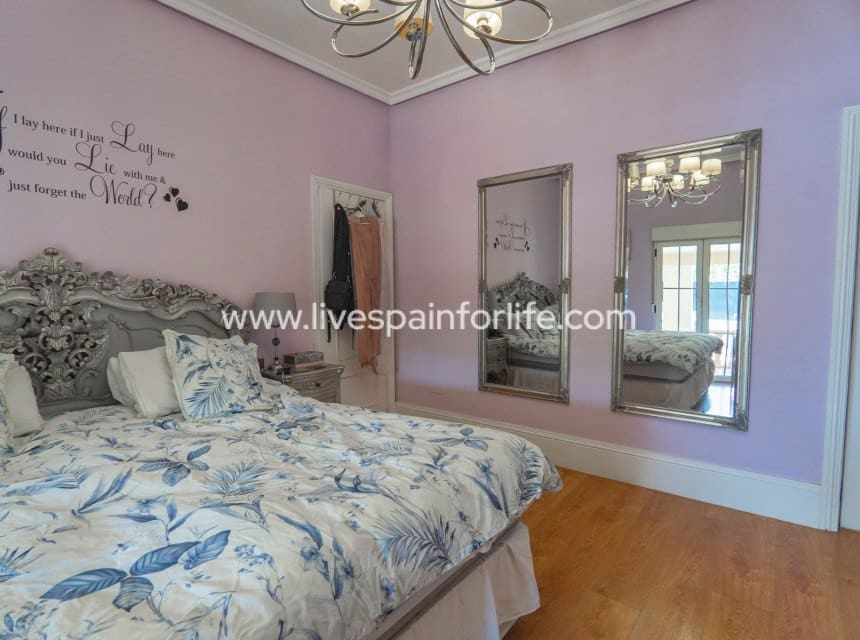 6 soverom Villa til salgs i Heredades med svømmebasseng garasje - € 595 000 (Ref: 10144727)