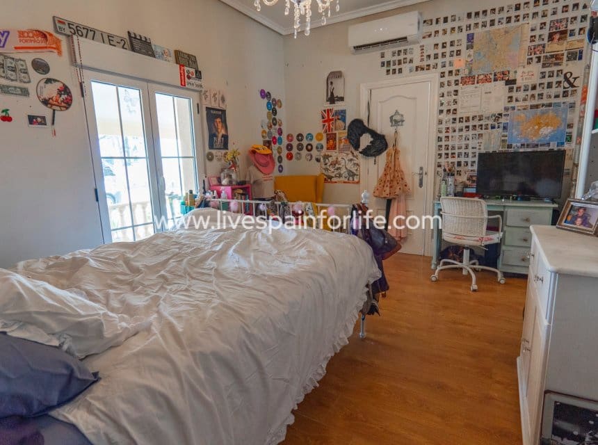 6 soverom Villa til salgs i Heredades med svømmebasseng garasje - € 595 000 (Ref: 10144727)