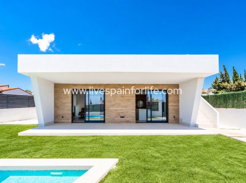 3 camera da letto Villa in vendita in Ciudad Quesada con piscina garage - 690.000 € (Rif: 10144729)