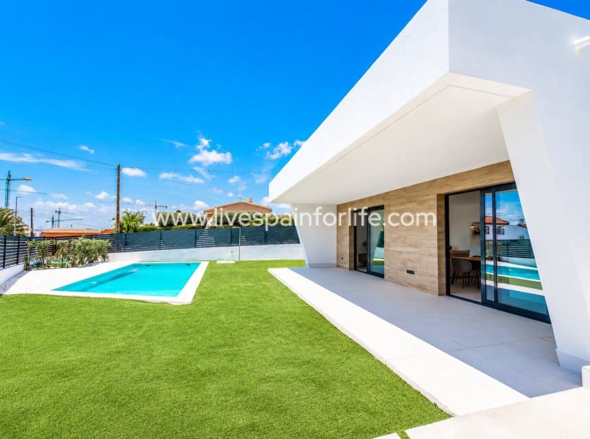 3 camera da letto Villa in vendita in Ciudad Quesada con piscina garage - 690.000 € (Rif: 10144729)