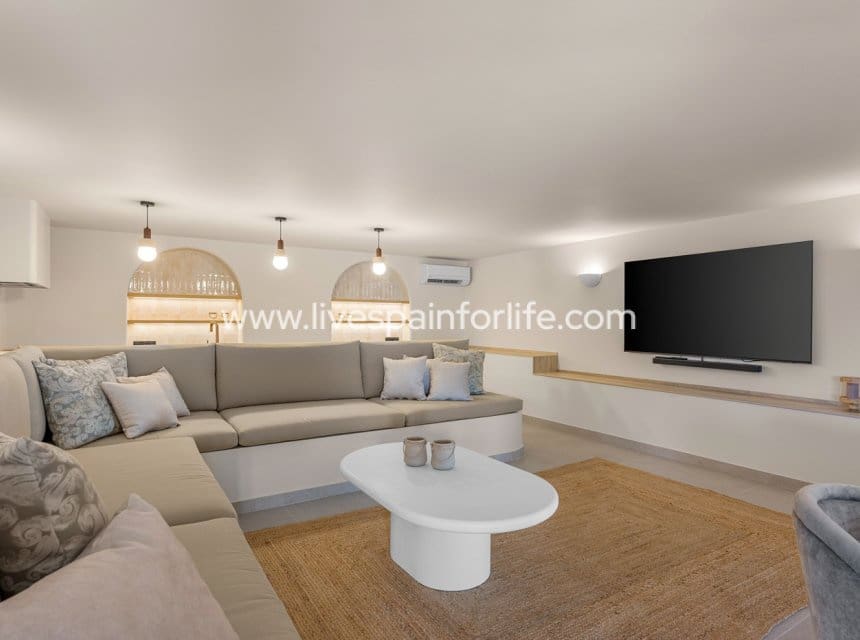 5 slaapkamer Villa te koop in Ciudad Quesada met zwembad garage - € 1.250.000 (Ref: 10144730)