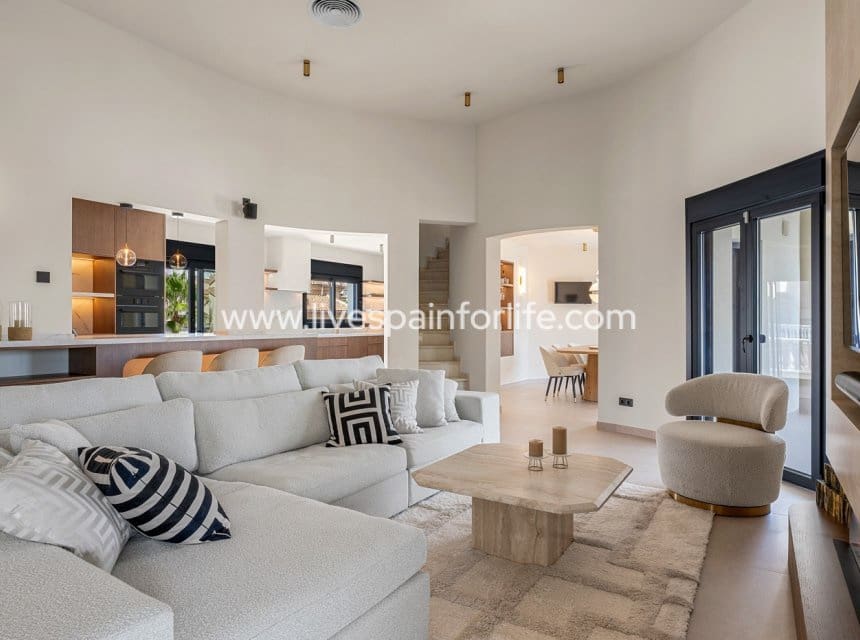 5 slaapkamer Villa te koop in Ciudad Quesada met zwembad garage - € 1.250.000 (Ref: 10144730)