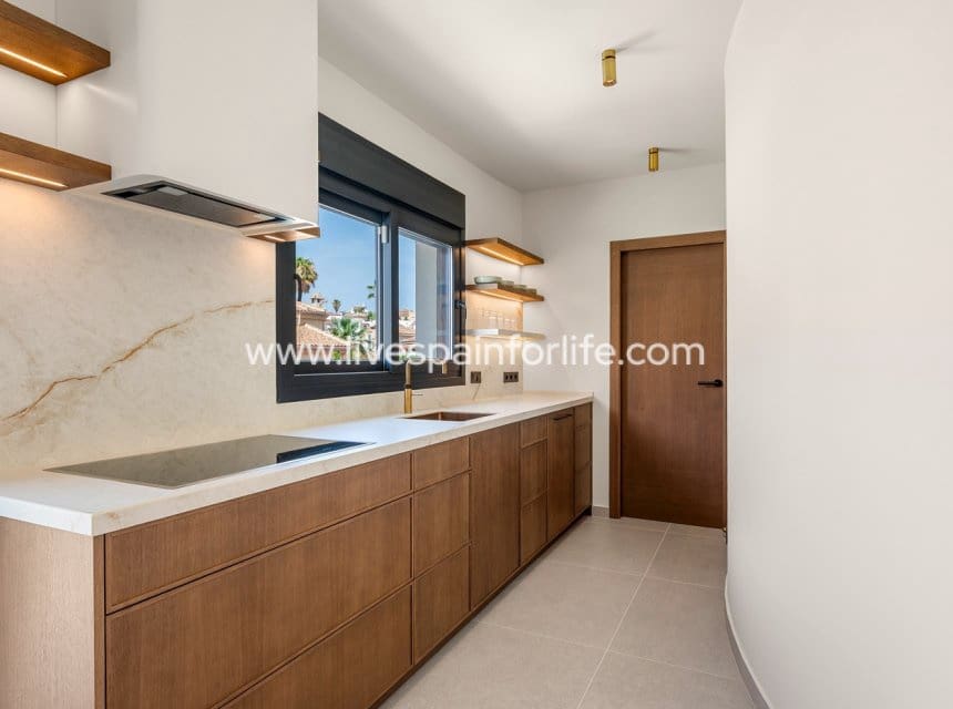 5 slaapkamer Villa te koop in Ciudad Quesada met zwembad garage - € 1.250.000 (Ref: 10144730)