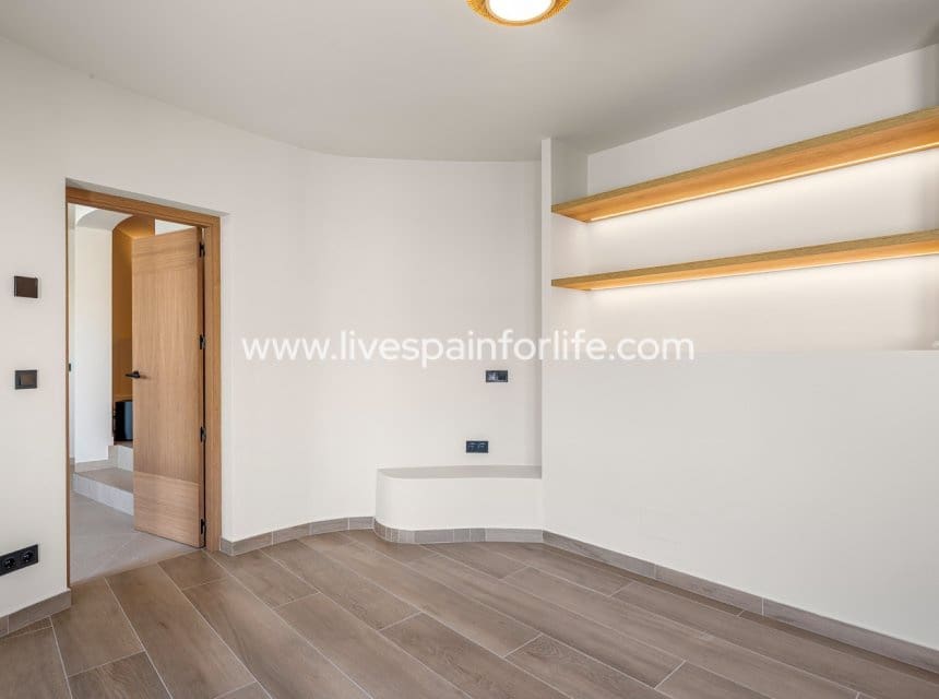 5 slaapkamer Villa te koop in Ciudad Quesada met zwembad garage - € 1.250.000 (Ref: 10144730)