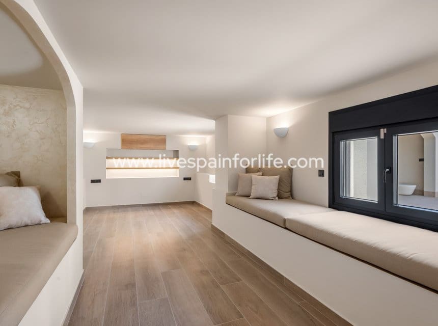5 slaapkamer Villa te koop in Ciudad Quesada met zwembad garage - € 1.250.000 (Ref: 10144730)