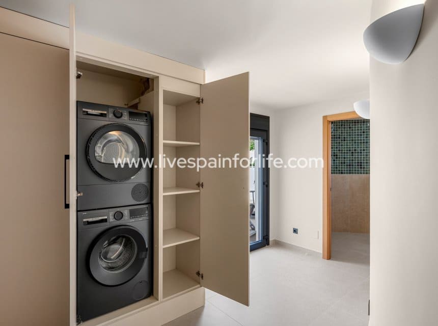 5 slaapkamer Villa te koop in Ciudad Quesada met zwembad garage - € 1.250.000 (Ref: 10144730)