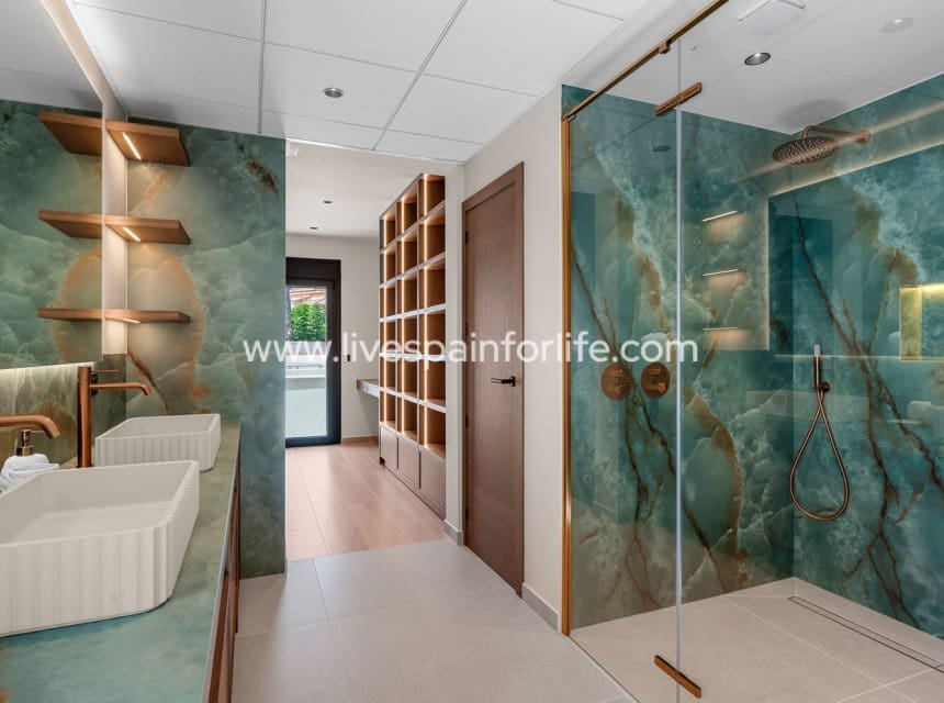 5 slaapkamer Villa te koop in Ciudad Quesada met zwembad garage - € 1.250.000 (Ref: 10144730)