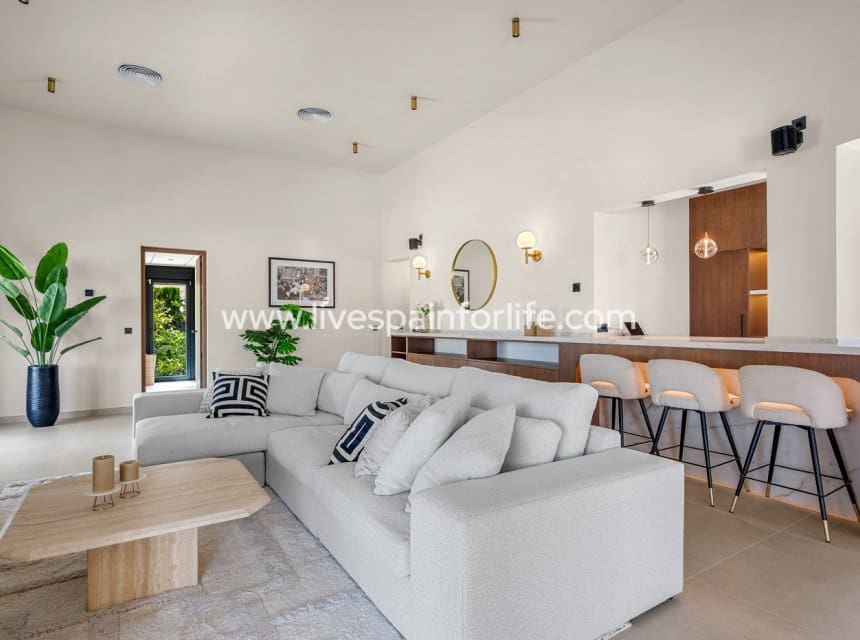 5 slaapkamer Villa te koop in Ciudad Quesada met zwembad garage - € 1.250.000 (Ref: 10144730)