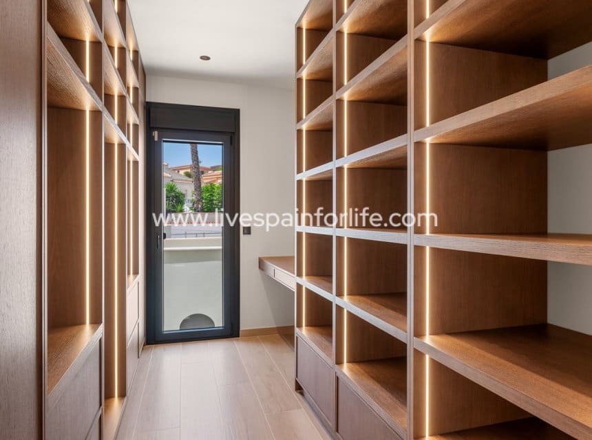 5 slaapkamer Villa te koop in Ciudad Quesada met zwembad garage - € 1.250.000 (Ref: 10144730)