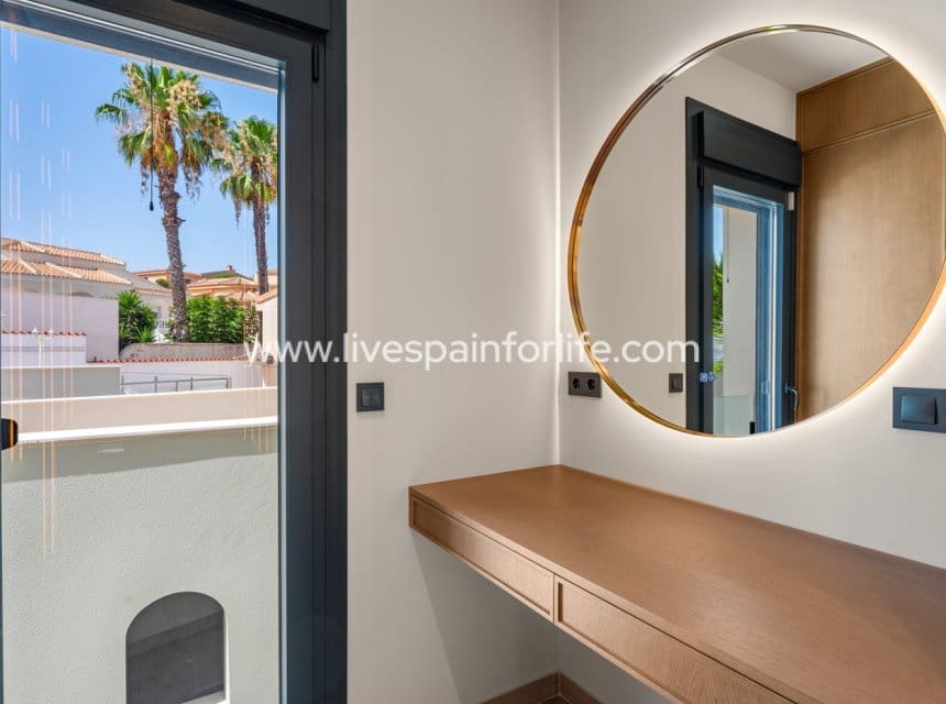 5 slaapkamer Villa te koop in Ciudad Quesada met zwembad garage - € 1.250.000 (Ref: 10144730)