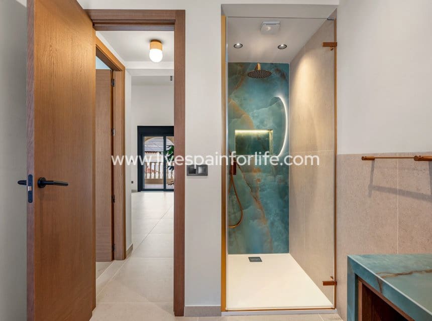 5 slaapkamer Villa te koop in Ciudad Quesada met zwembad garage - € 1.250.000 (Ref: 10144730)