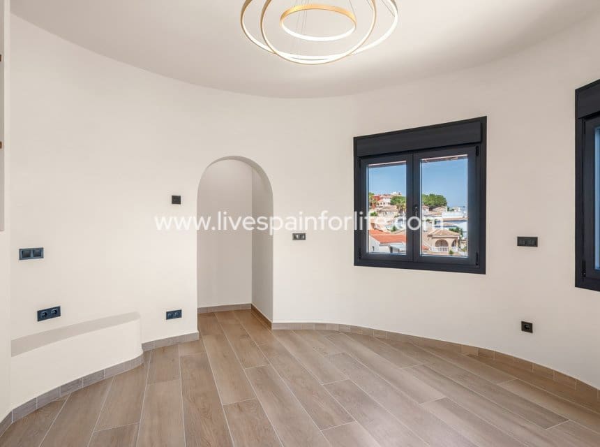 5 slaapkamer Villa te koop in Ciudad Quesada met zwembad garage - € 1.250.000 (Ref: 10144730)