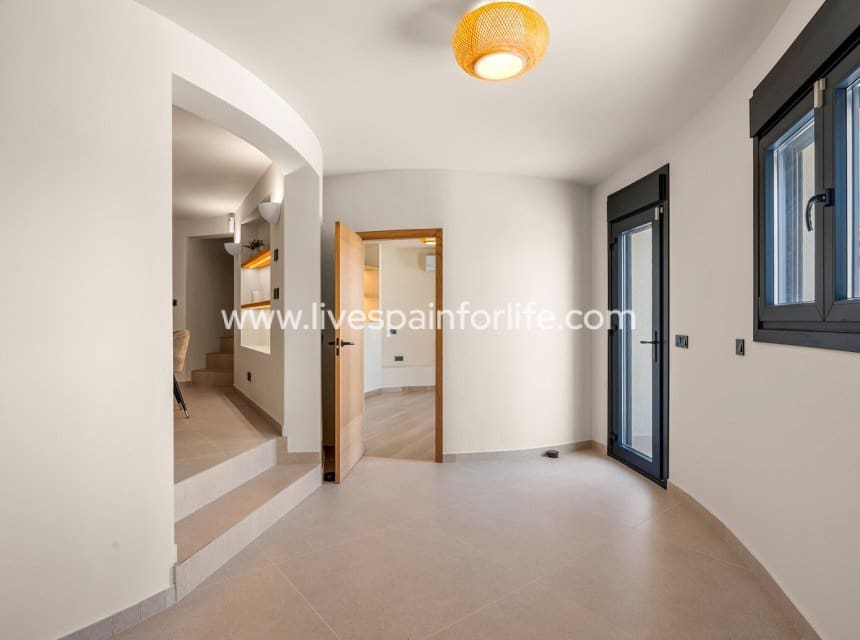 5 slaapkamer Villa te koop in Ciudad Quesada met zwembad garage - € 1.250.000 (Ref: 10144730)