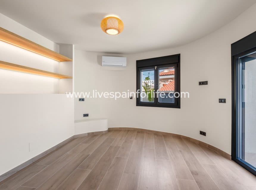 5 slaapkamer Villa te koop in Ciudad Quesada met zwembad garage - € 1.250.000 (Ref: 10144730)