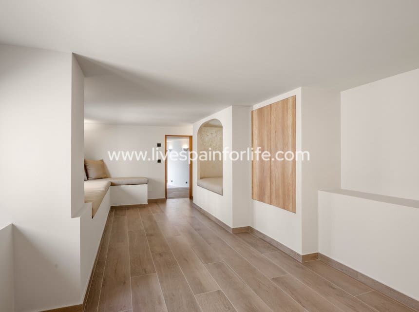 5 slaapkamer Villa te koop in Ciudad Quesada met zwembad garage - € 1.250.000 (Ref: 10144730)