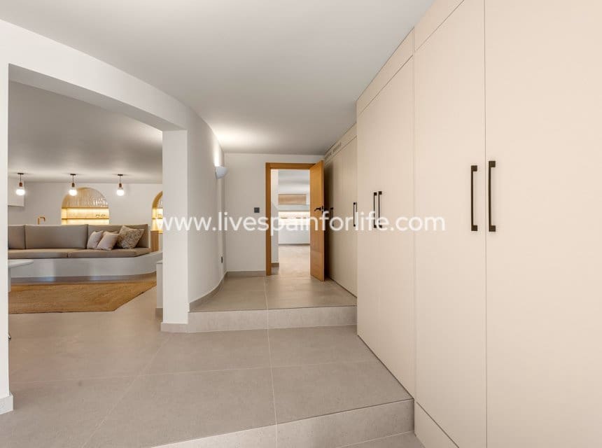 5 slaapkamer Villa te koop in Ciudad Quesada met zwembad garage - € 1.250.000 (Ref: 10144730)