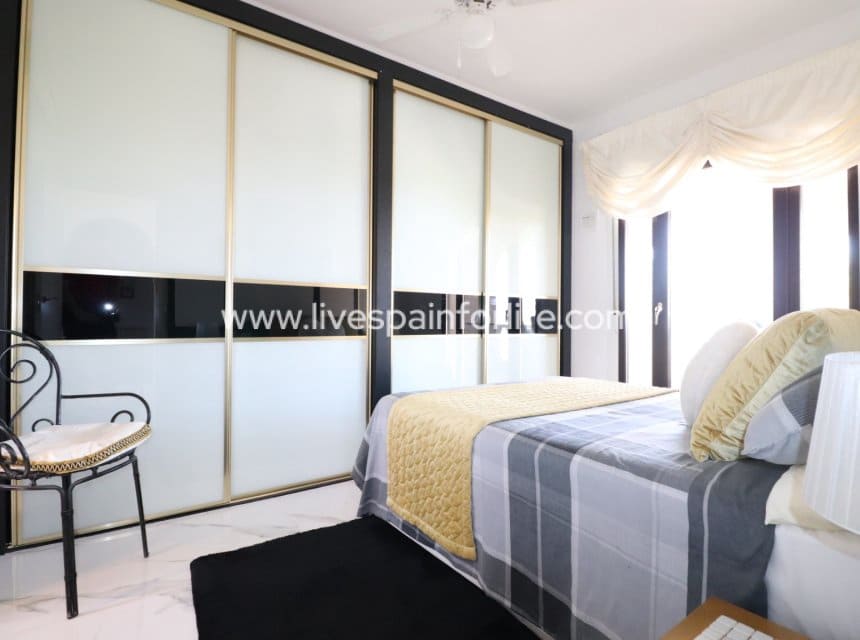 5 chambre Villa/Maison à vendre à Algorfa avec piscine garage - 649 950 € (Ref: 10144732)