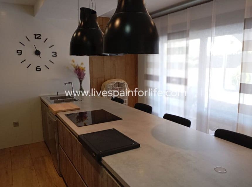 3 Zimmer Villa zu verkaufen in Daya Nueva mit Pool Garage - 750.000 € (Ref: 10144735)