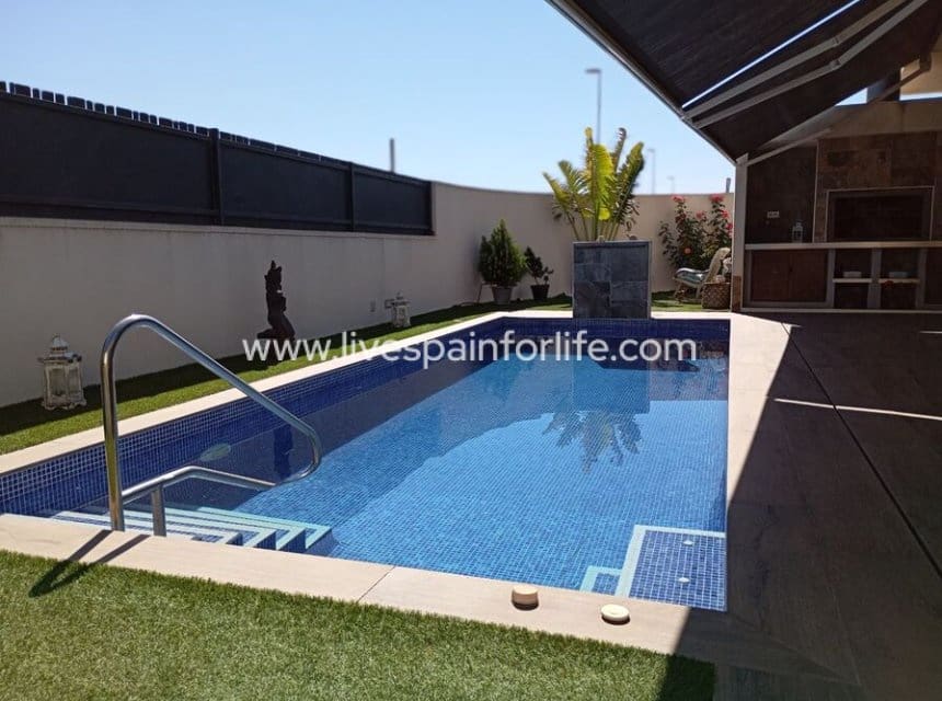 3 Zimmer Villa zu verkaufen in Daya Nueva mit Pool Garage - 750.000 € (Ref: 10144735)