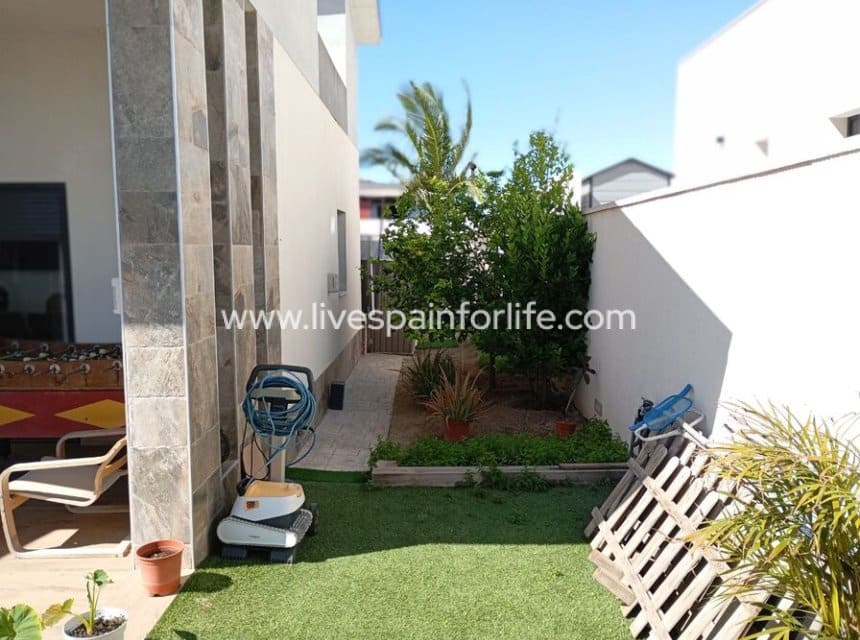 3 Zimmer Villa zu verkaufen in Daya Nueva mit Pool Garage - 750.000 € (Ref: 10144735)
