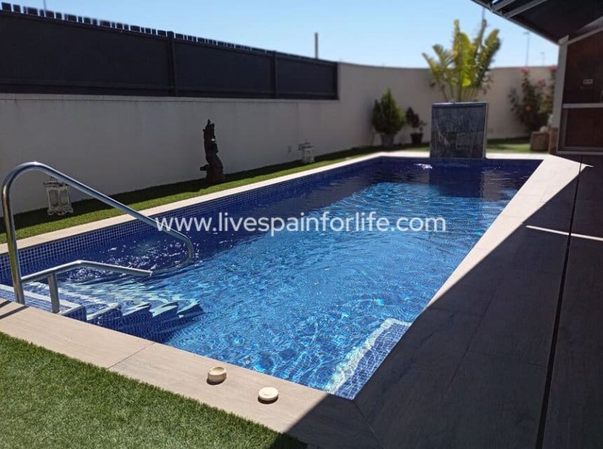 3 Zimmer Villa zu verkaufen in Daya Nueva mit Pool Garage - 750.000 € (Ref: 10144735)