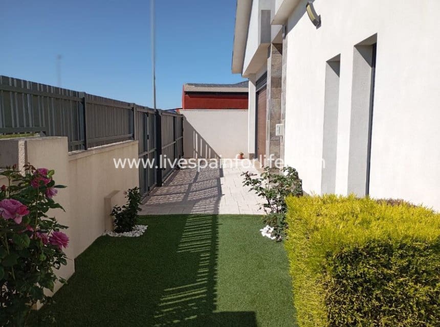 3 Zimmer Villa zu verkaufen in Daya Nueva mit Pool Garage - 750.000 € (Ref: 10144735)