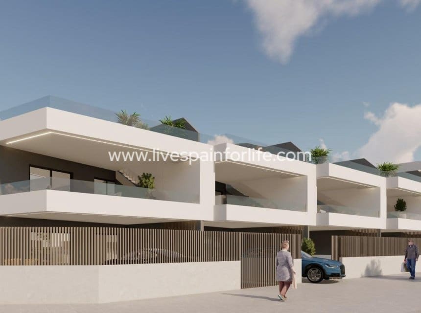 3 bedroom Apartment for sale in Pilar de la Horadada with pool garage - € 590,000 (Ref: 10153921)