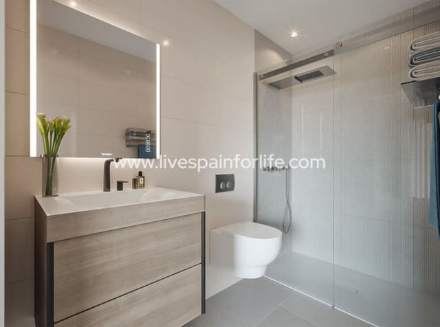 3 chambre Appartement à vendre à Zona Pueblo, Guardamar del Segura avec piscine garage - 334 000 € (Ref: 10153922)