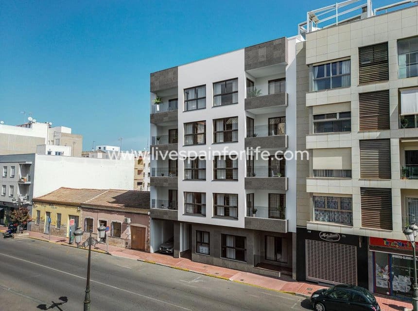 3 chambre Appartement à vendre à Guardamar del Segura avec piscine garage - 399 500 € (Ref: 10153925)