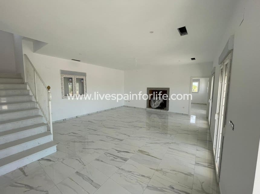 6 sypialnia Willa na sprzedaż w Pinoso z basenem garażem - 611 000 € (Ref: 10153926)