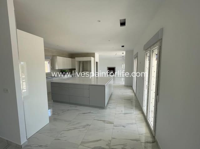 6 sypialnia Willa na sprzedaż w Pinoso z basenem garażem - 611 000 € (Ref: 10153926)