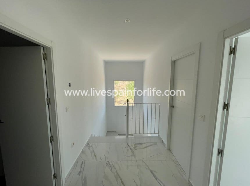 6 sypialnia Willa na sprzedaż w Pinoso z basenem garażem - 611 000 € (Ref: 10153926)