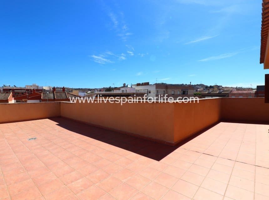 5 bedroom Villa for sale in Rojales with pool - € 600,000 (Ref: 10153927)
