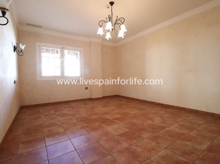 5 bedroom Villa for sale in Rojales with pool - € 600,000 (Ref: 10153927)