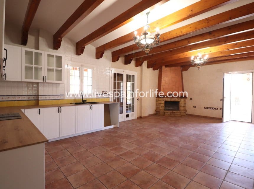 5 bedroom Villa for sale in Rojales with pool - € 600,000 (Ref: 10153927)