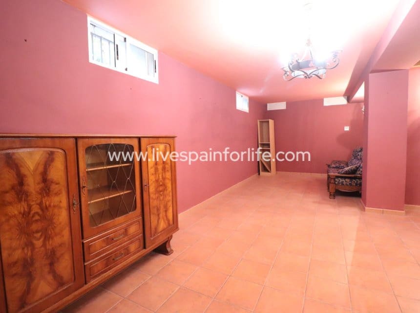 5 bedroom Villa for sale in Rojales with pool - € 600,000 (Ref: 10153927)
