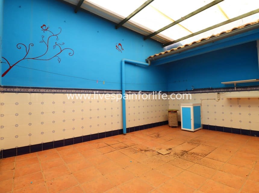 5 bedroom Villa for sale in Rojales with pool - € 600,000 (Ref: 10153927)