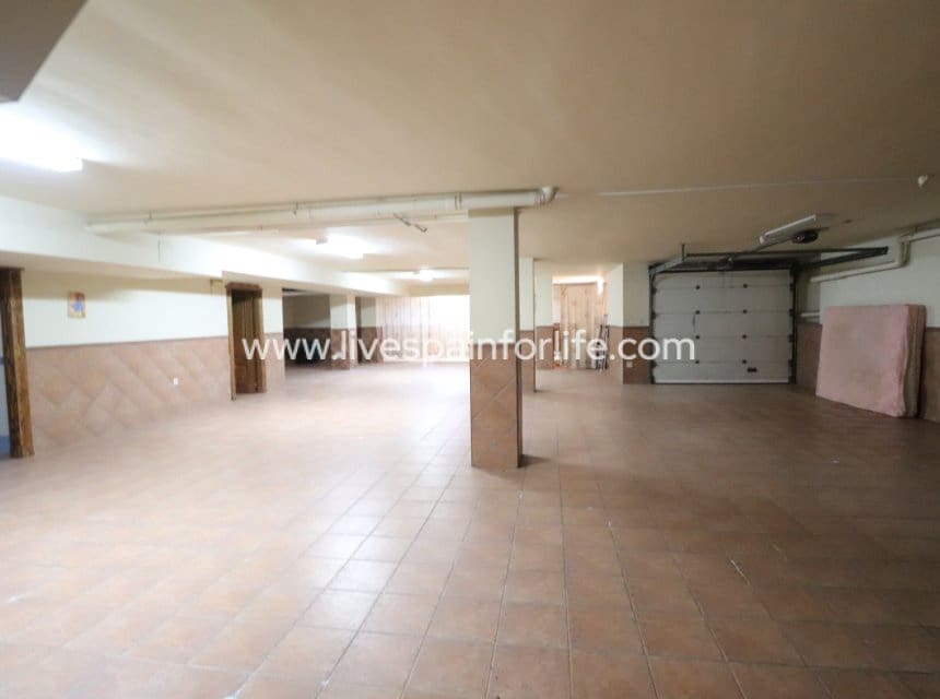 5 bedroom Villa for sale in Rojales with pool - € 600,000 (Ref: 10153927)
