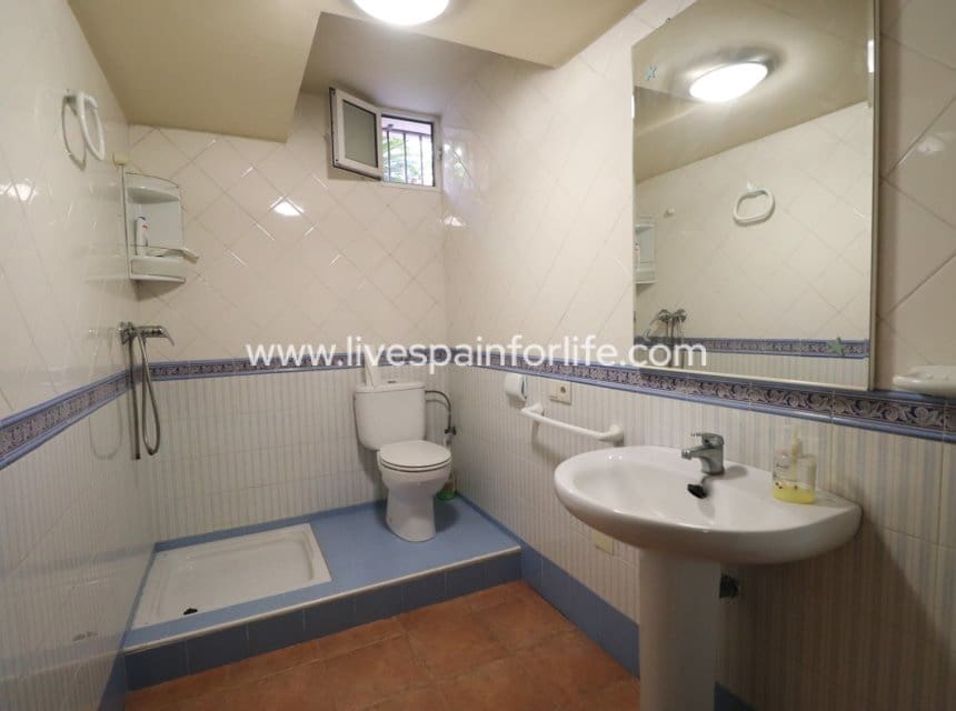 5 bedroom Villa for sale in Rojales with pool - € 600,000 (Ref: 10153927)