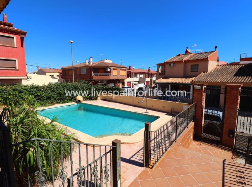 5 bedroom Villa for sale in Rojales with pool - € 600,000 (Ref: 10153927)