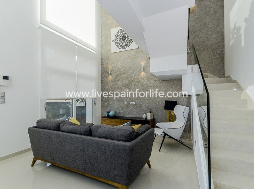 3 bedroom Villa for sale in Los Montesinos with pool garage - € 525,000 (Ref: 10153928)