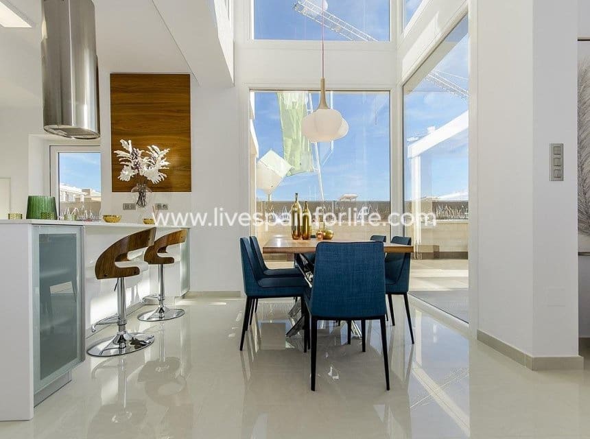 3 bedroom Villa for sale in Los Montesinos with pool garage - € 525,000 (Ref: 10153928)